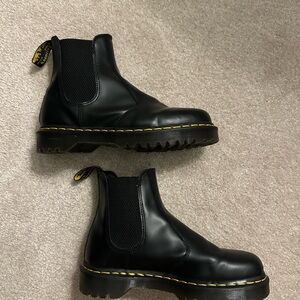 Dr. Martens Classic Black chelsea Boots